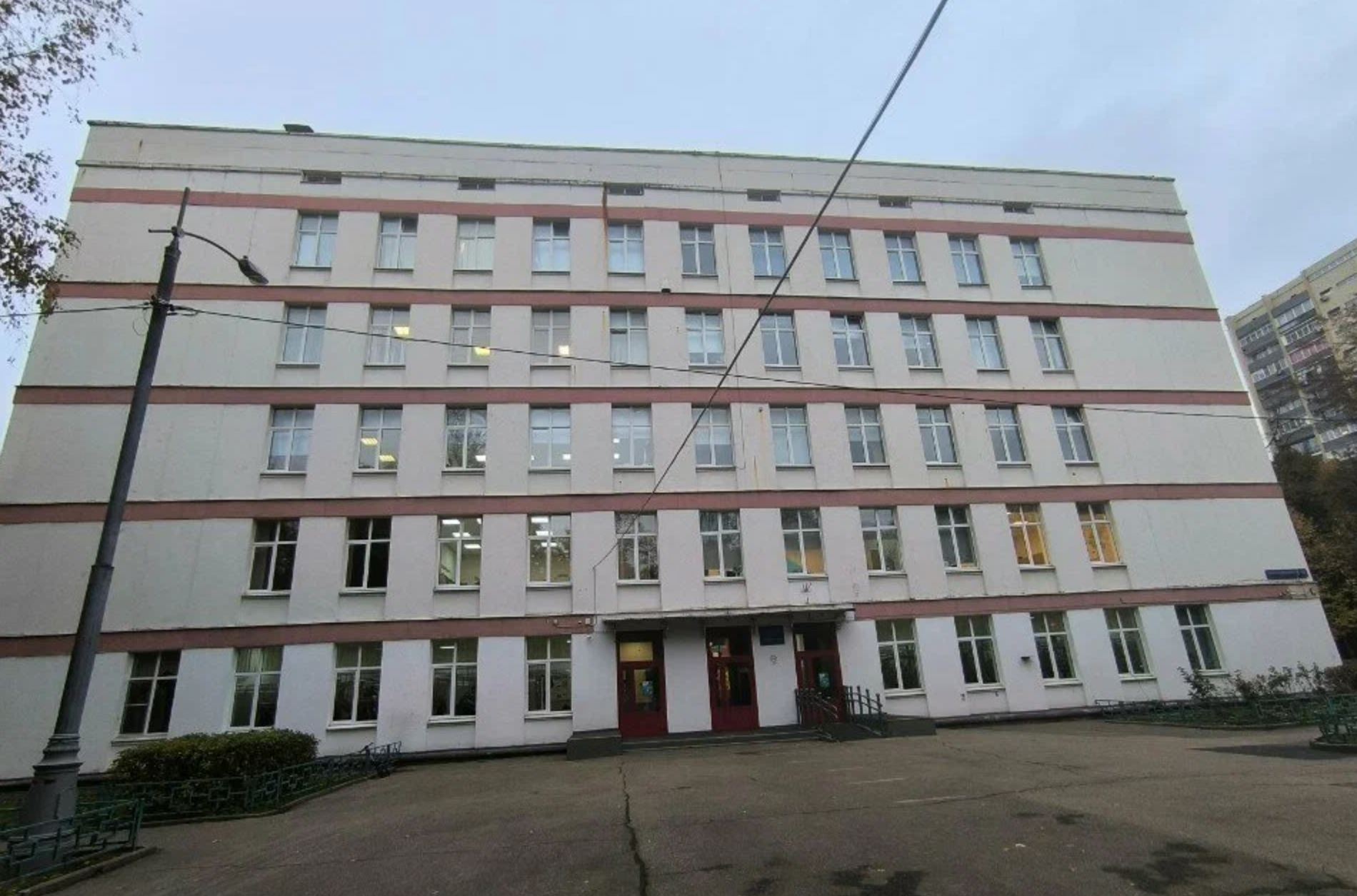б-р Генерала Карбышева, д. 10, к. 4 — ГБОУ Школа № 1515