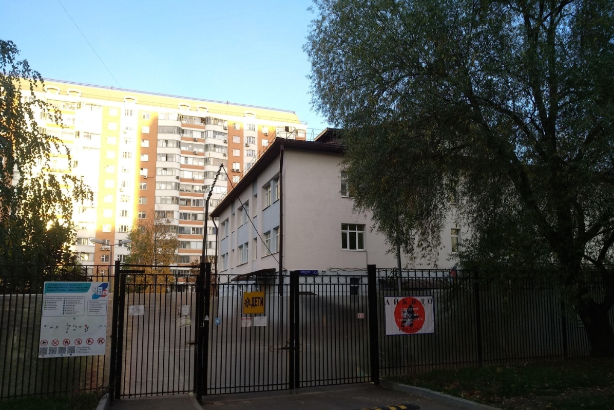 Дыбенко ул., д. 30А — ГБОУ Школа № 1474