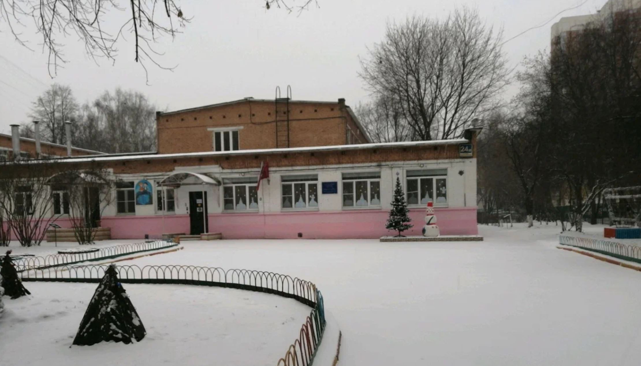 б-р Генерала Карбышева, д. 24, к. 2 — ГБОУ Школа № 1515