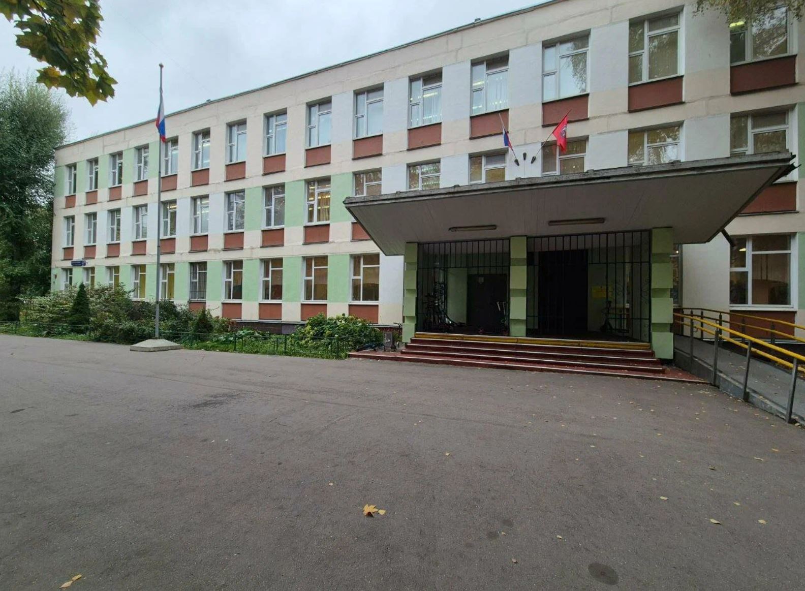 Корпус основного и полного общего образования — ГБОУ Школа № 1512 им. Алии Молдагуловой